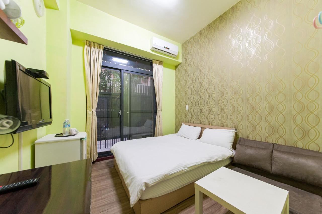 Fengjia Qing Su Homestay ไถจง ภายนอก รูปภาพ